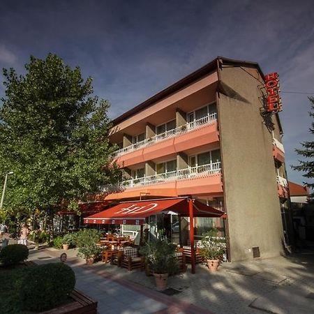 Hotel Dombóvár Eksteriør bilde