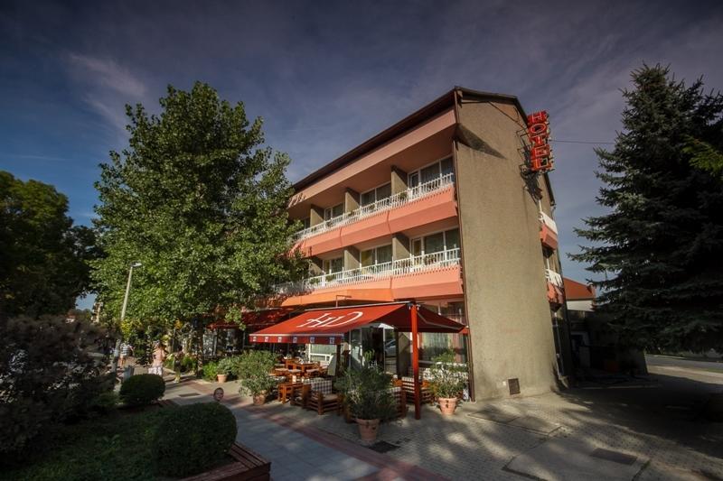 Hotel Dombóvár Eksteriør bilde