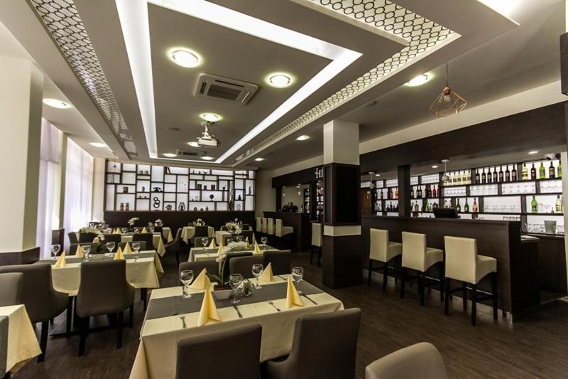 Hotel Dombóvár Eksteriør bilde